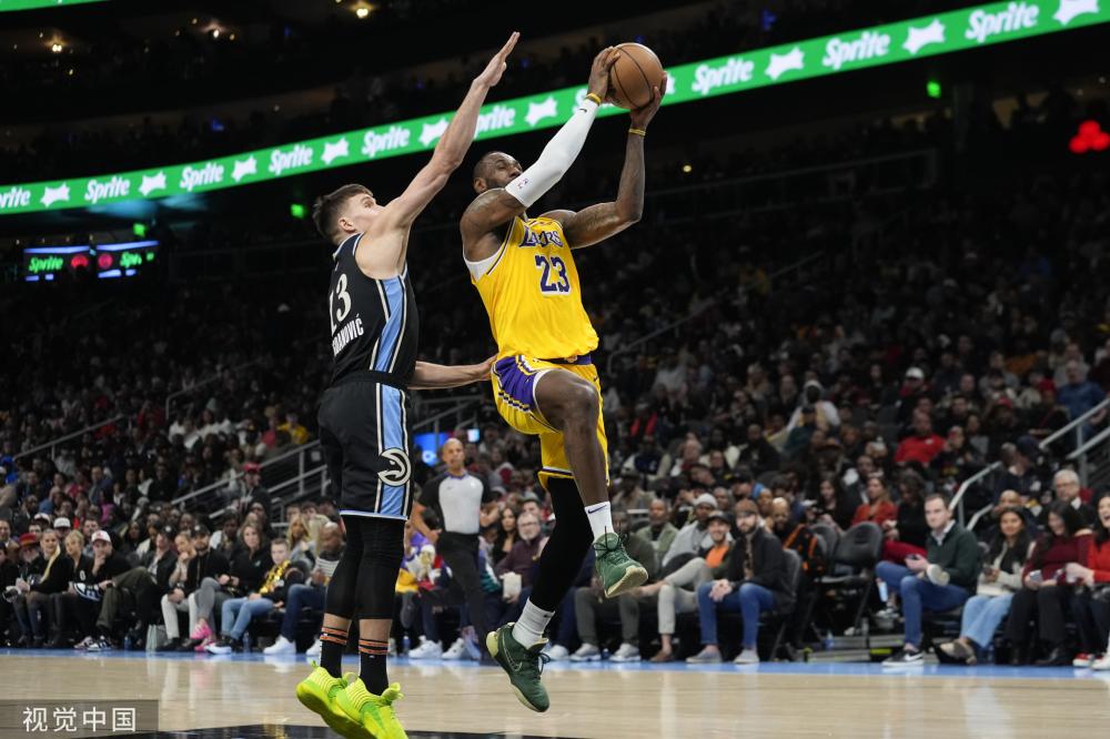 于她在第三 于她在第三